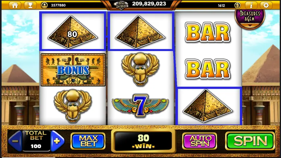 Sphinx and pyramids wild symbol completing a line in The Lost Gems