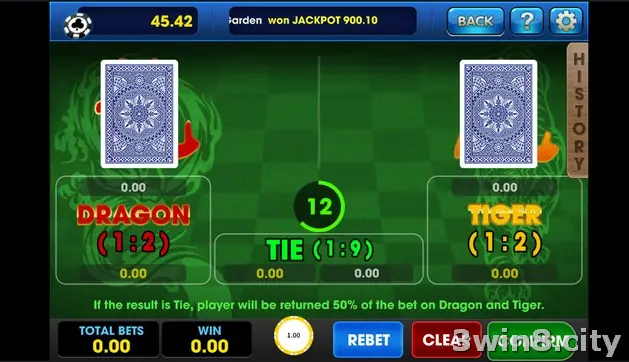 Long Hu Multiplayer table with cards dealt to Dragon and Tiger